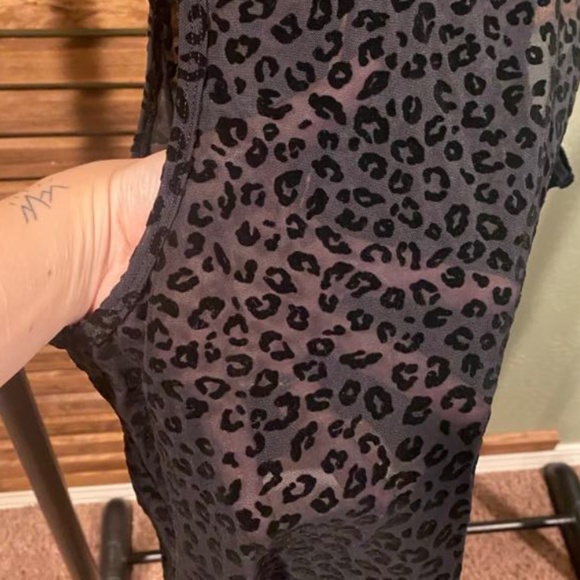 Zyia Black leopard mesh tank - Picture 2 of 7